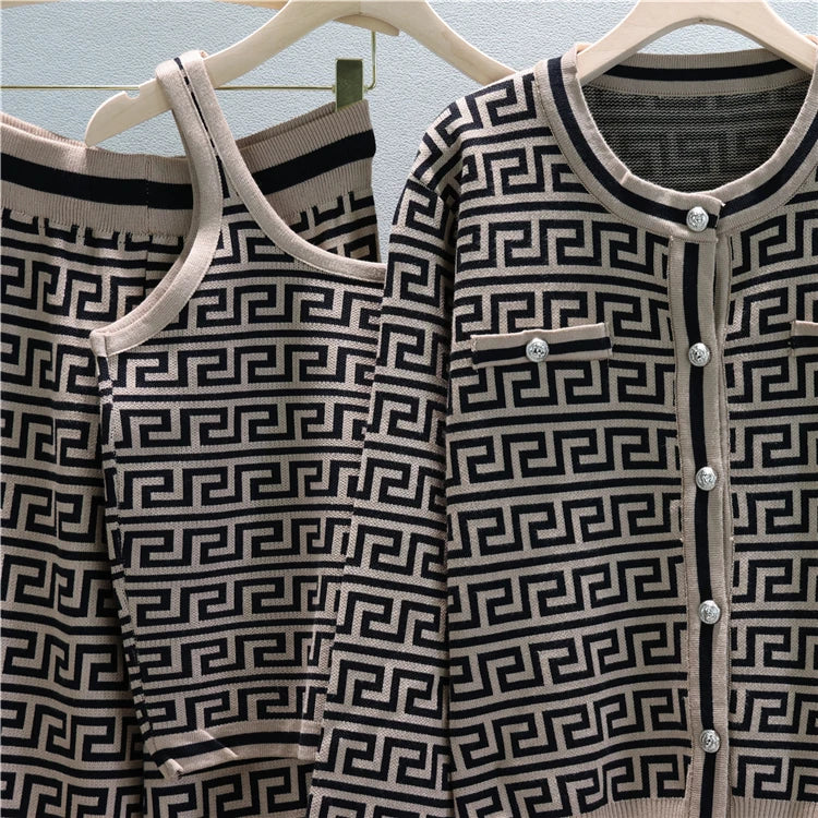 Elegant Casual Three-Piece Women's Fashion Houndstooth Printed Fitted Vest and Plaid Trousers Set for Spring and Autumn