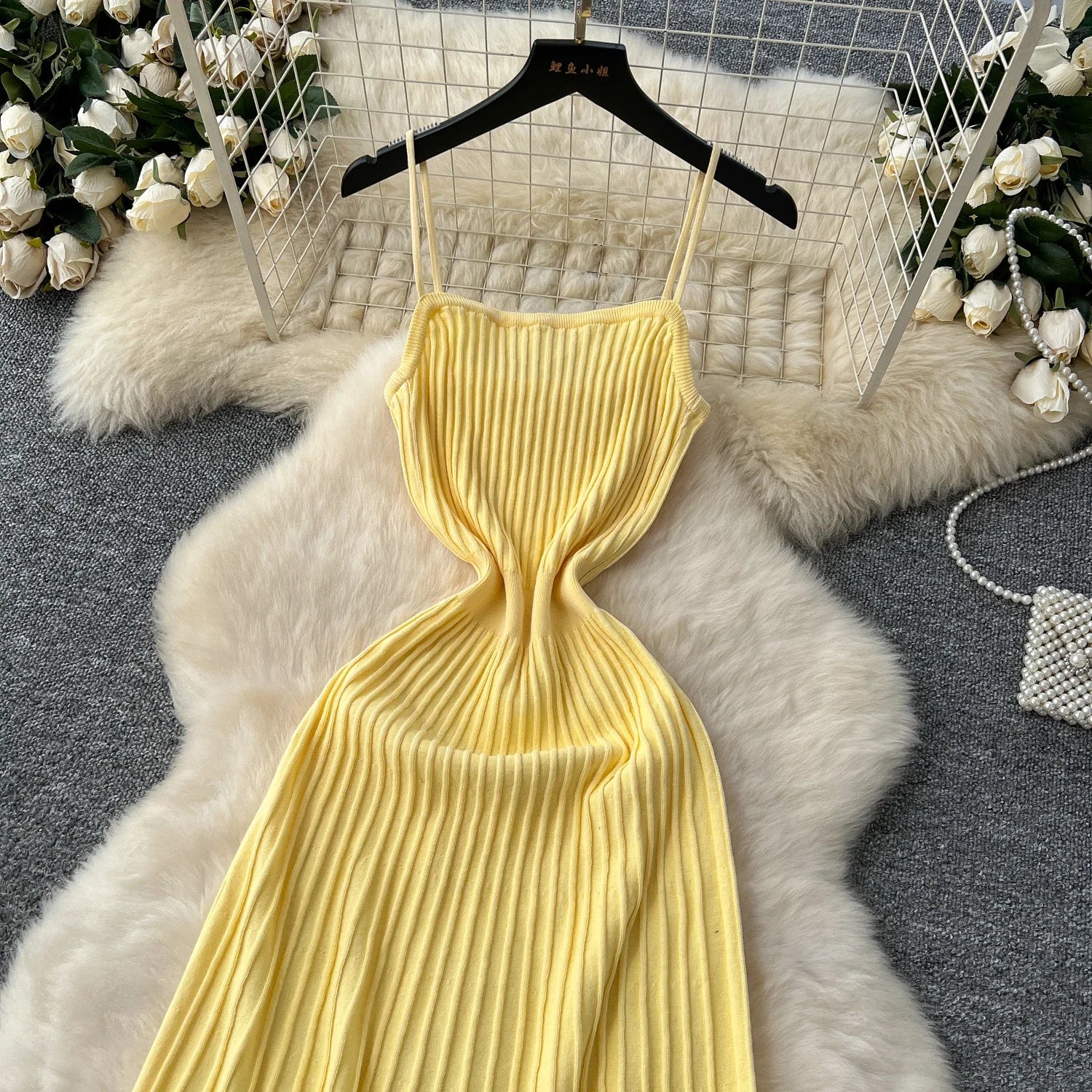 Elegant Knitted Pleated Long Dress with High Waist Midi Design Sleeveless Yellow and Black Bodycon Style for Women Streetwear