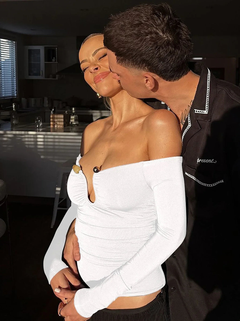 Off Shoulder Long Sleeve Button Ruched Bodycon Crop Top Sexy Elegant Solid Color Party Club Streetwear for Autumn and Winter