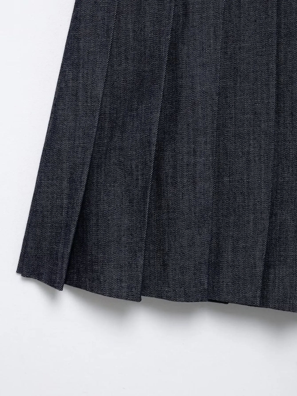 Women's Two-Piece Denim Set Featuring Pleated Jacket and Side Zipper Skirt Shorts Chic Casual Outfit for Stylish Ladies