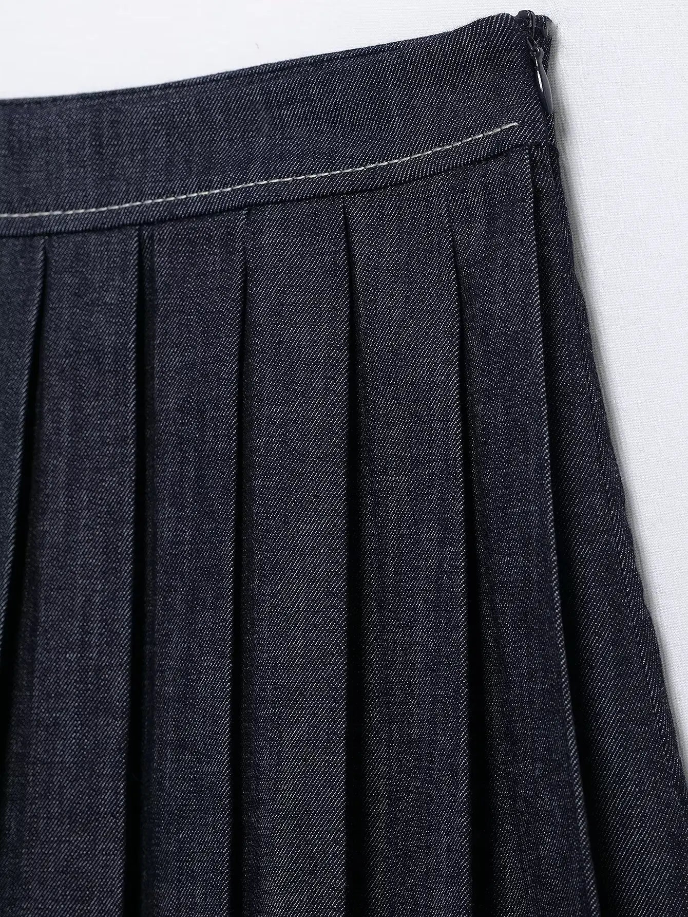 Women's Two-Piece Denim Set Featuring Pleated Jacket and Side Zipper Skirt Shorts Chic Casual Outfit for Stylish Ladies