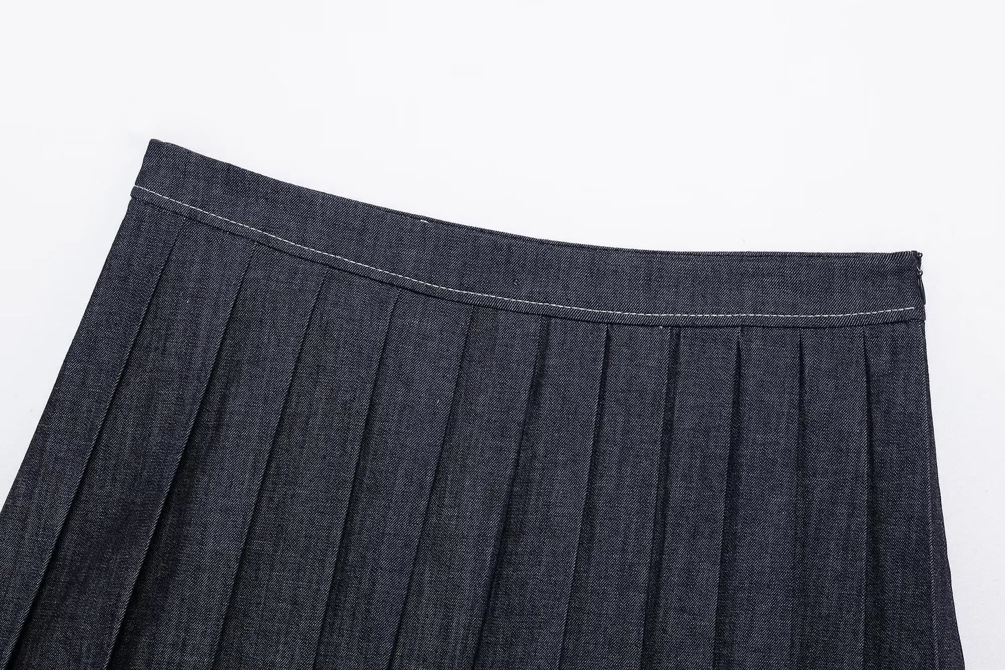 Women's Two-Piece Denim Set Featuring Pleated Jacket and Side Zipper Skirt Shorts Chic Casual Outfit for Stylish Ladies