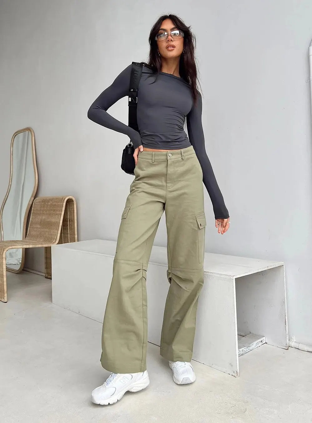 Women Casual Long Sleeve Slim Fit Pullover Top Solid Color Basic Tees for Streetwear and Everyday Comfort