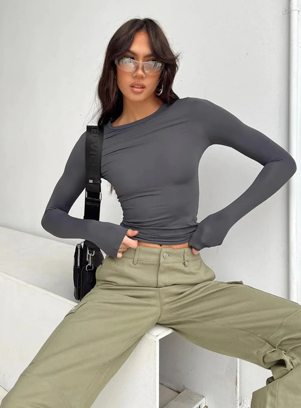 Women Casual Long Sleeve Slim Fit Pullover Top Solid Color Basic Tees for Streetwear and Everyday Comfort