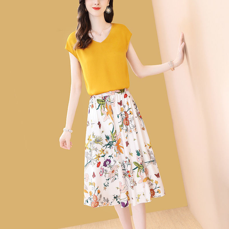 Retro Elegant Two Piece Dress Set for Women T-Shirt Top with A-Line Floral Skirt Office Lady Summer Outfit