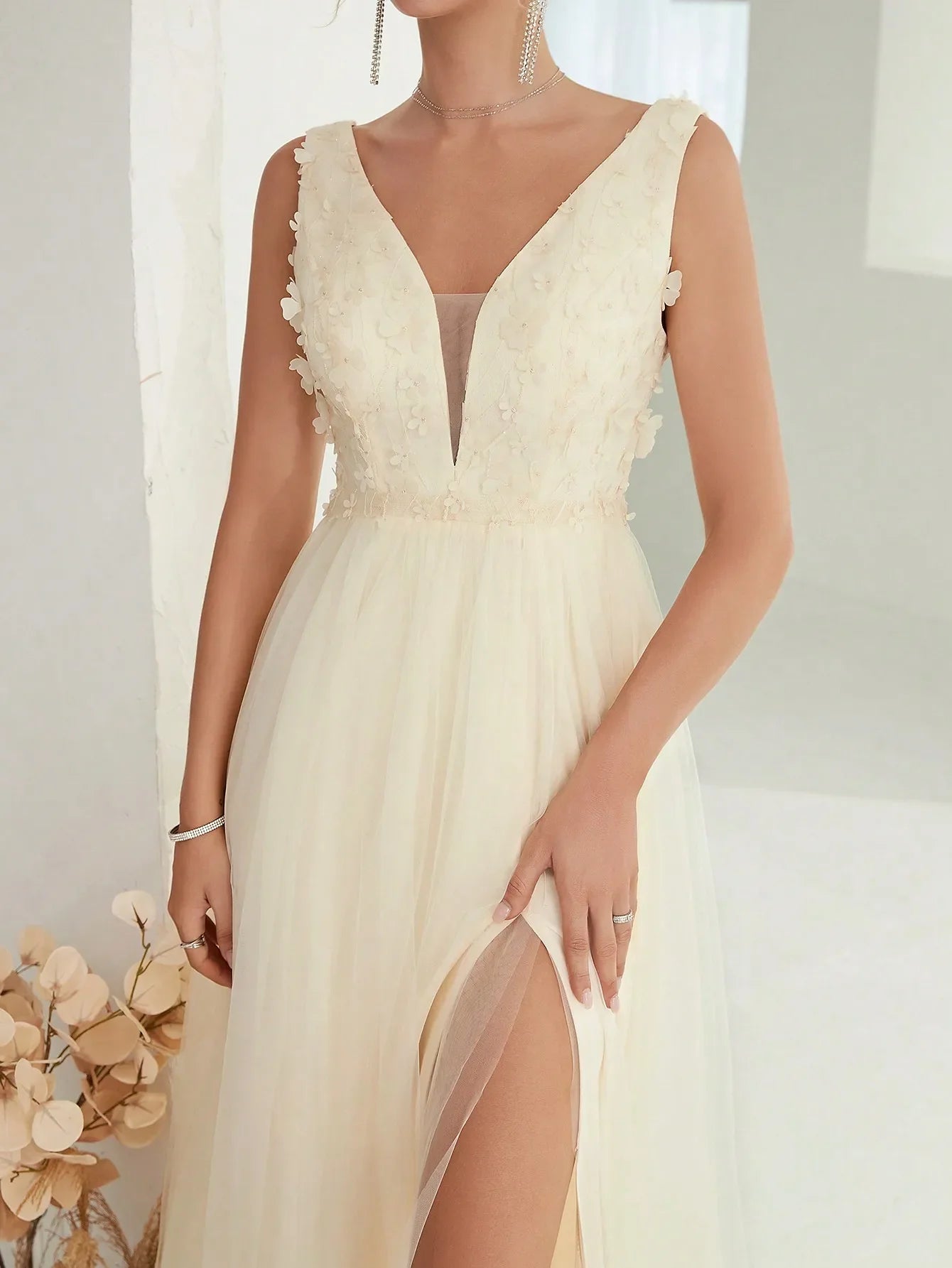 V-Neck 3D Sequin Embroidered Mesh Slit Skirt with Elegant Glamour and Artistic Detail