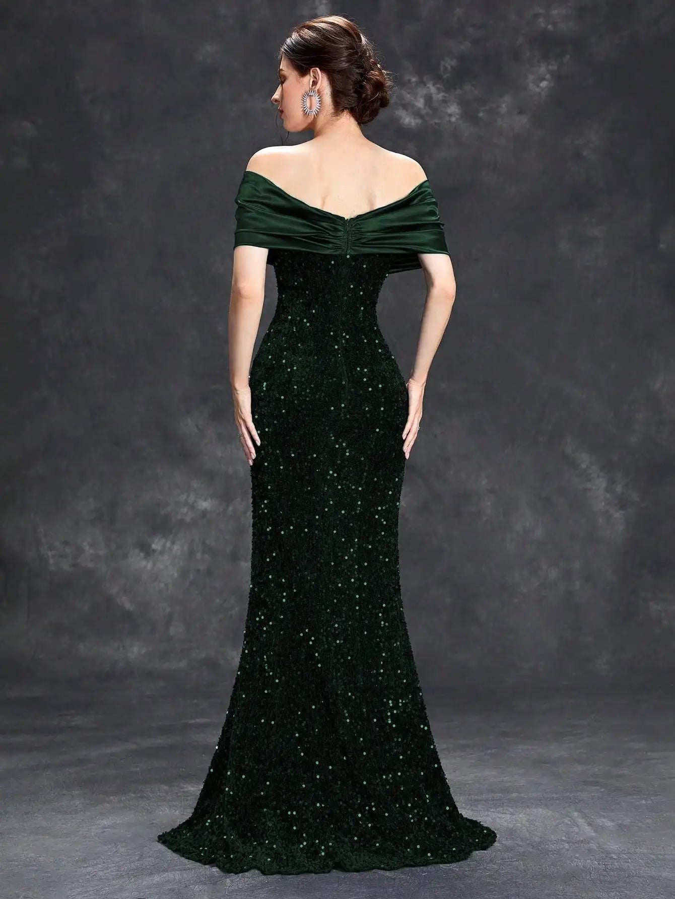 Elegant Line Neck Pleated Tint Sequin Velvet Fishtail Evening Gown with Ball and Party Dress for Bridesmaids