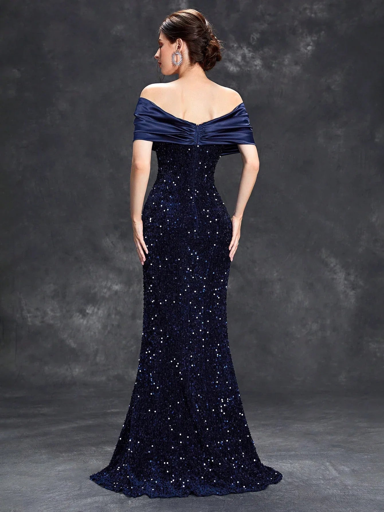 Elegant Line Neck Pleated Tint Sequin Velvet Fishtail Evening Gown with Ball and Party Dress for Bridesmaids