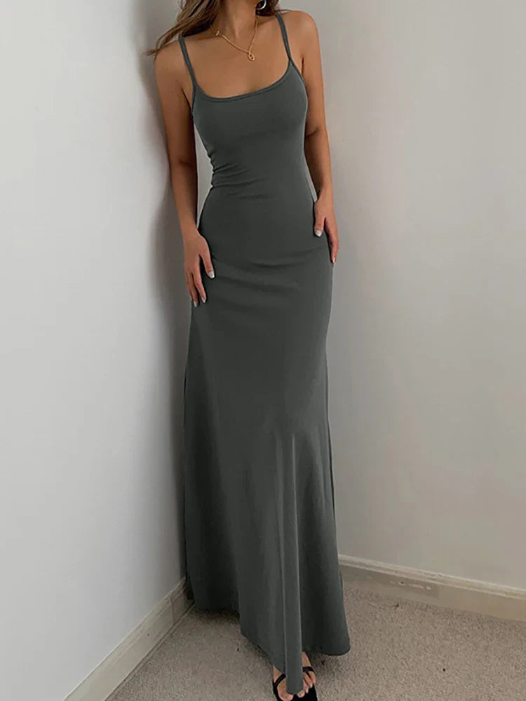 Elegant Backless Suspender Maxi Dress for Women with Slim Silhouette and Versatile Strapless Design