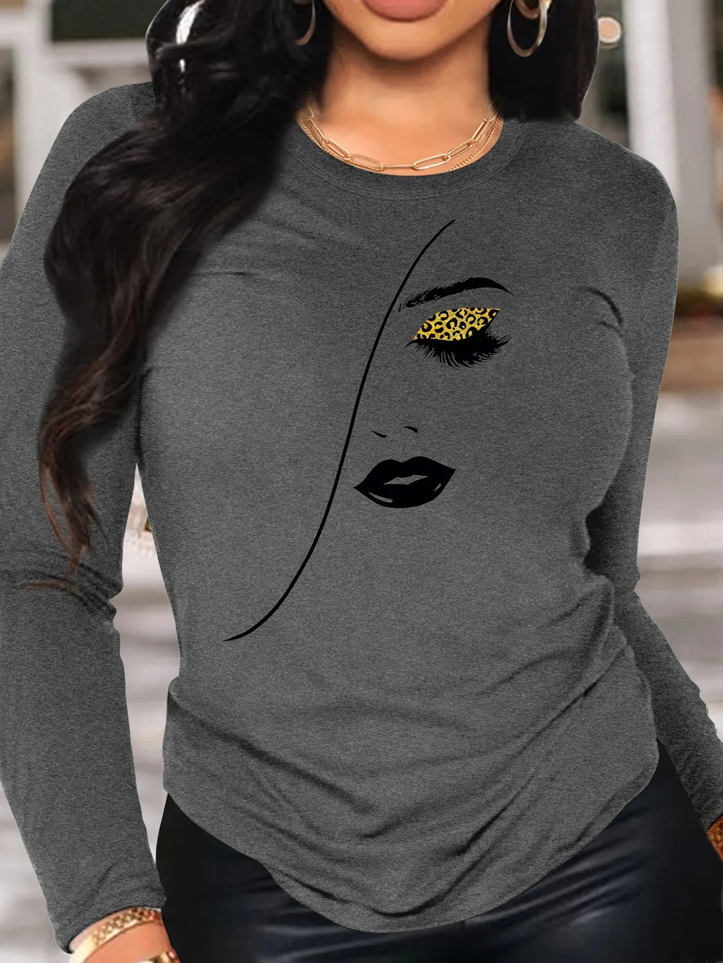 Women's Oversized Black and White Dragonfly Print Long Sleeve T-Shirt with Round Neck and Slim Fit Design