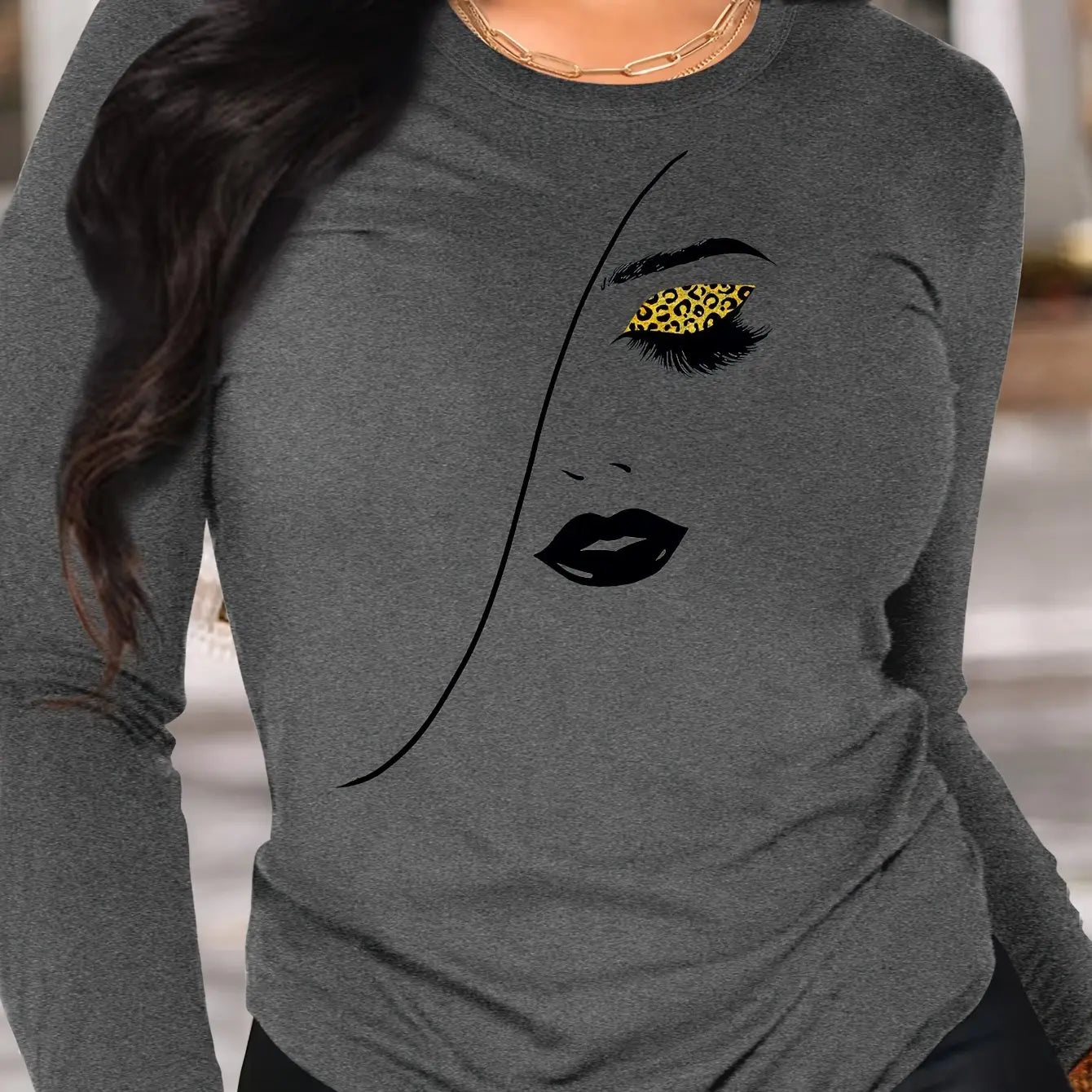 Women's Oversized Black and White Dragonfly Print Long Sleeve T-Shirt with Round Neck and Slim Fit Design