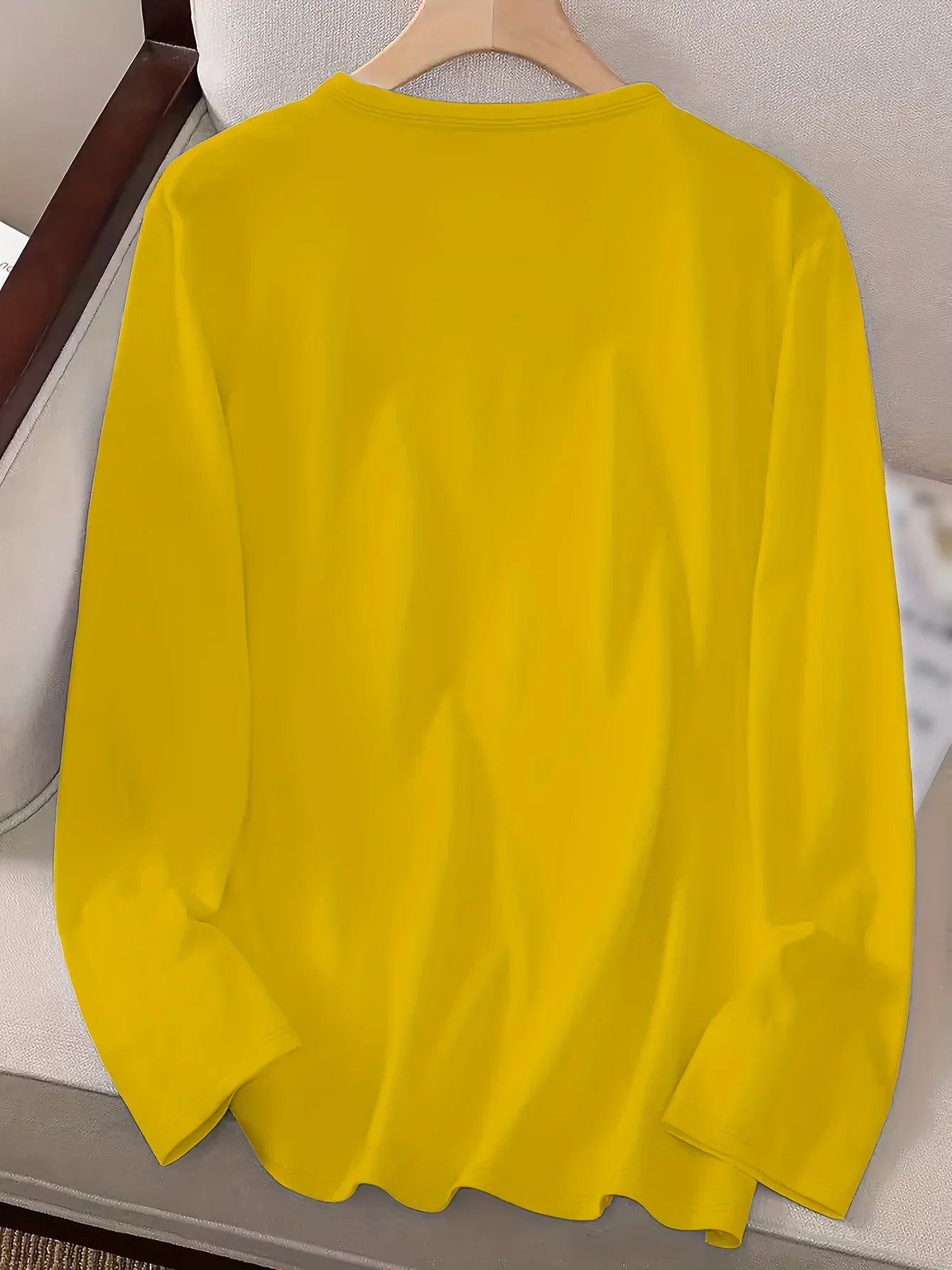 Women's Oversized Black and White Dragonfly Print Long Sleeve T-Shirt with Round Neck and Slim Fit Design