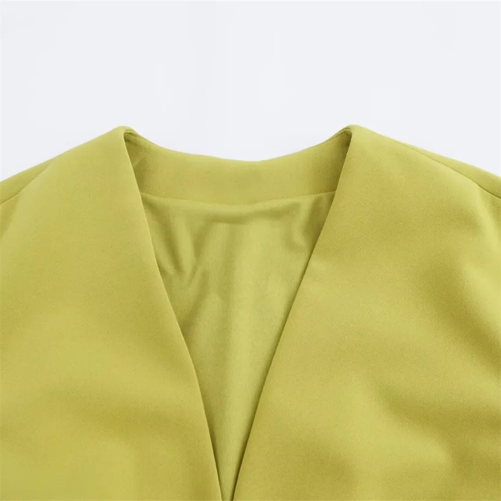 Chic Autumn Belted Suit Set with Elegant Niche Temperament Half Skirt for Stylish Layered Looks