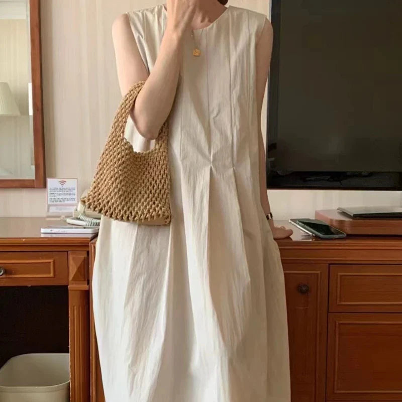 Summer Solid O-Neck Pleated Sleeveless Women's Tank Dress with Pockets and Loose A-Line Fit