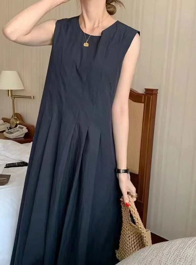 Summer Solid O-Neck Pleated Sleeveless Women's Tank Dress with Pockets and Loose A-Line Fit