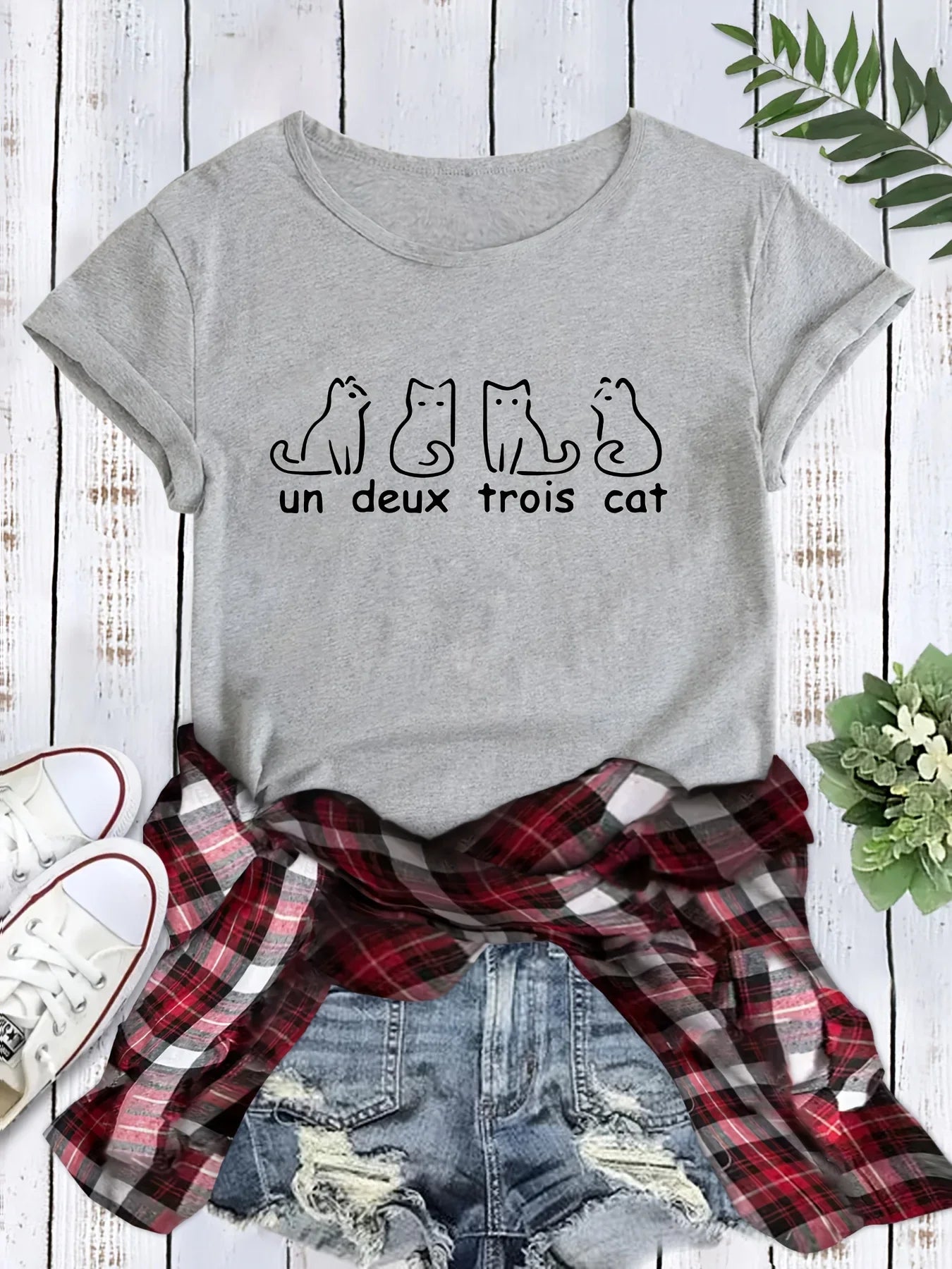 Women's Casual Short Sleeve T-Shirt with Funny French Cats Print Un Deux Trois Cat Graphic Summer Top Harajuku Style