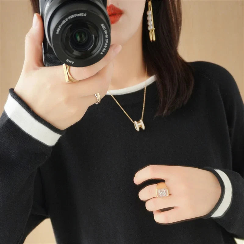 Women's Lightweight Round Neck Cotton T-Shirt Rolled Edge Thin Knit Soft Breathable Base Layer