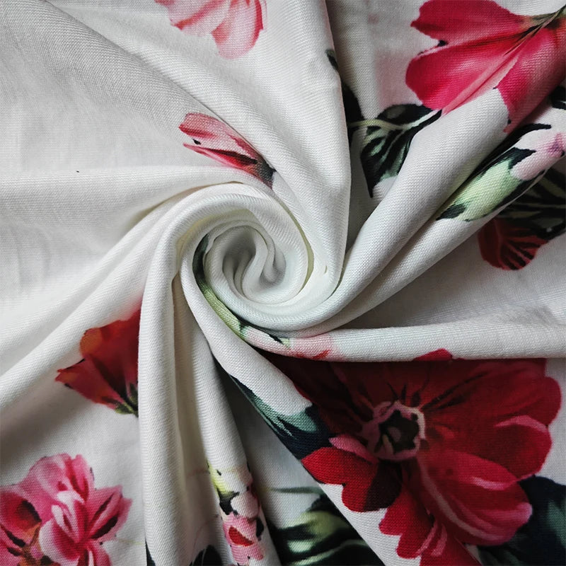 Chic Ditsy Floral Knee-High Dress with V-Neck and All-Season Style, Easy-Care Polyester Lining, Comfortable Mid-Elasticity Fabric