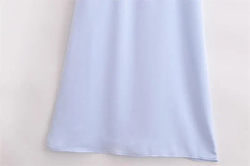 Elegant Summer Women's Dress with V-Neck Long Flowing Silhouette Comfortable Chic Fashionable Outfit for Young Women