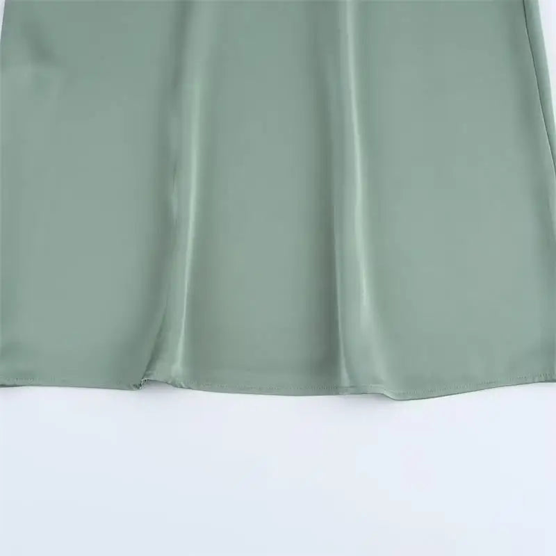 Elegant Summer Women's Dress with V-Neck Long Flowing Silhouette Comfortable Chic Fashionable Outfit for Young Women