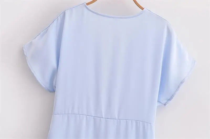 Elegant Summer Women's Dress with V-Neck Long Flowing Silhouette Comfortable Chic Fashionable Outfit for Young Women