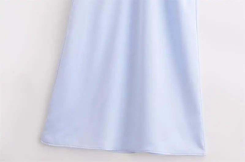 Elegant Summer Women's Dress with V-Neck Long Flowing Silhouette Comfortable Chic Fashionable Outfit for Young Women