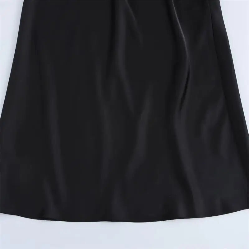 Elegant Summer Women's Dress with V-Neck Long Flowing Silhouette Comfortable Chic Fashionable Outfit for Young Women