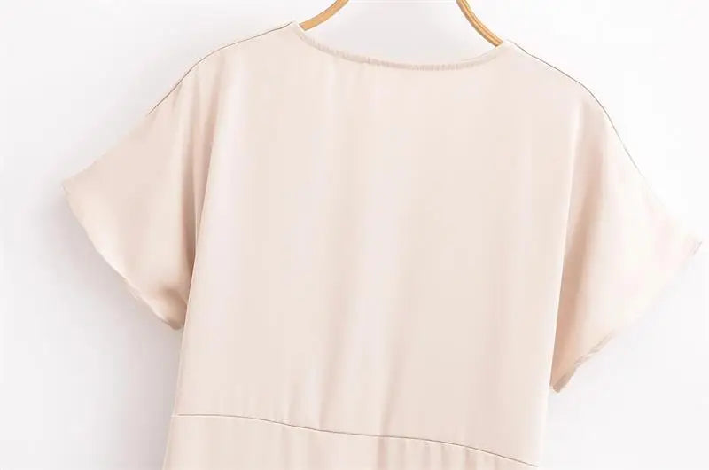 Elegant Summer Women's Dress with V-Neck Long Flowing Silhouette Comfortable Chic Fashionable Outfit for Young Women