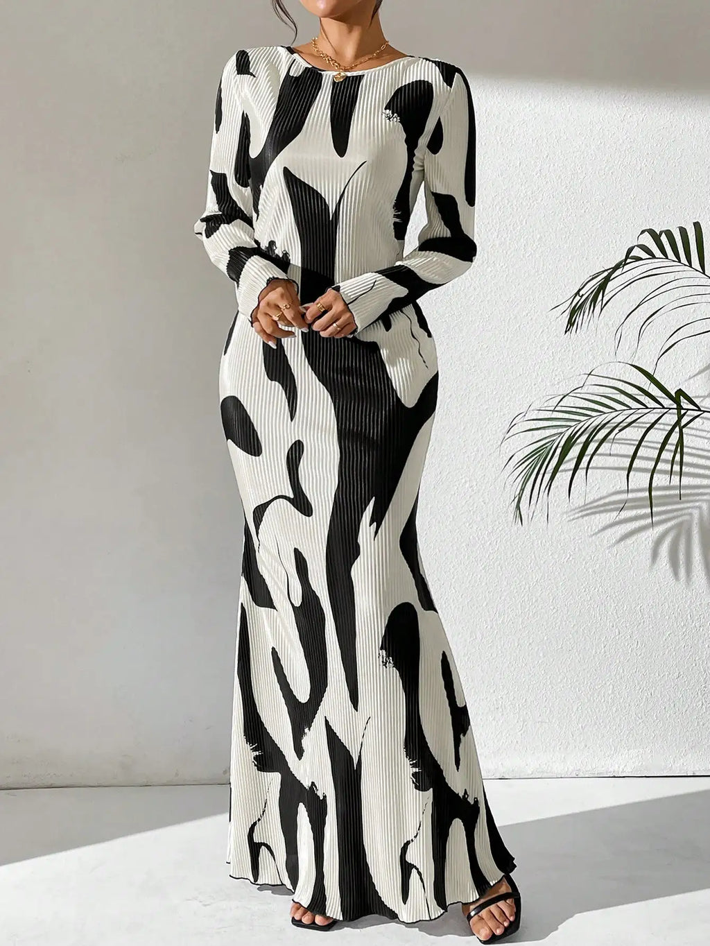 Long Sleeve Crew Neck Open Back Tie Up Maxi Bodycon Dress for Women Elegant Evening Wear