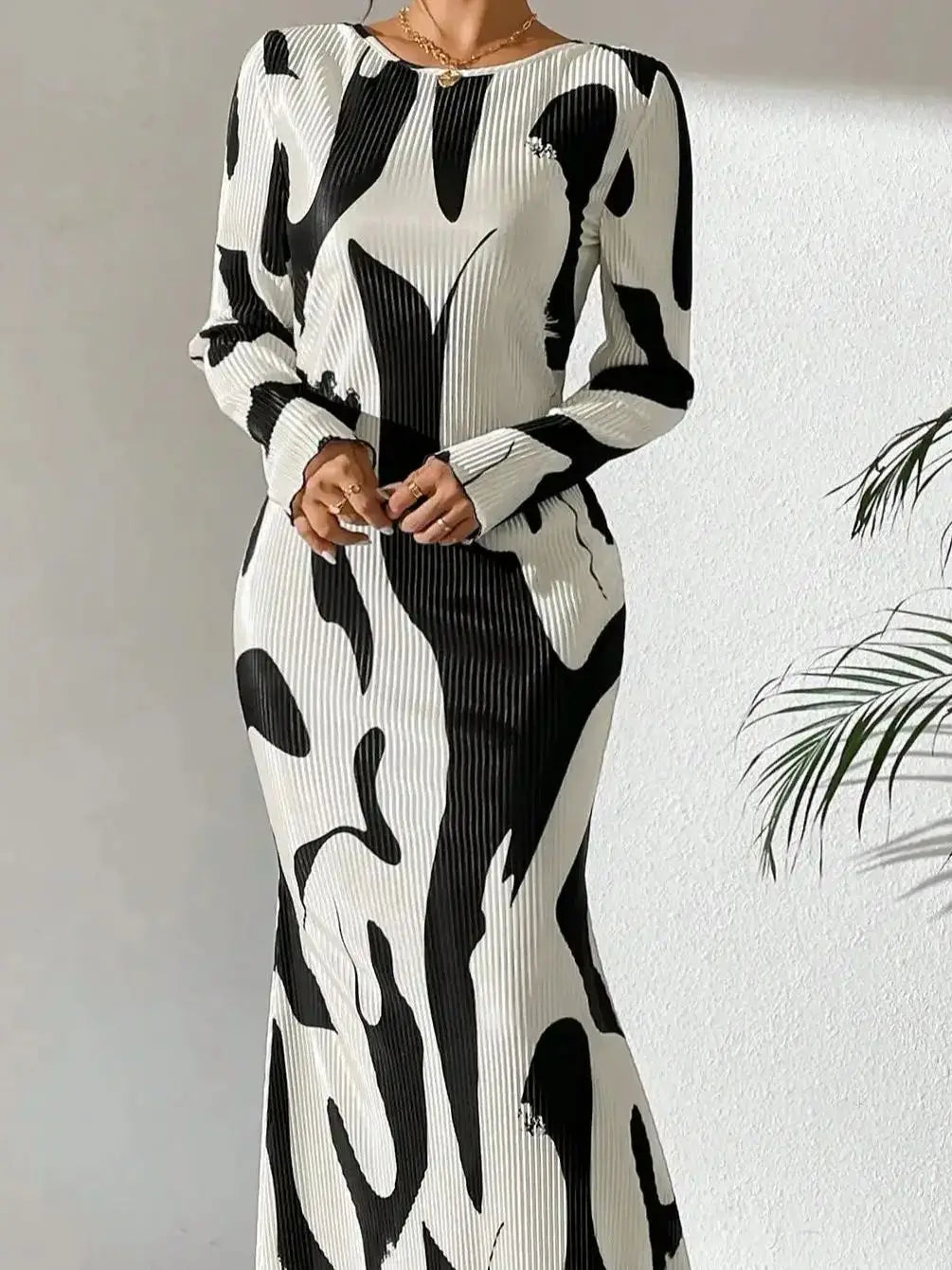 Long Sleeve Crew Neck Open Back Tie Up Maxi Bodycon Dress for Women Elegant Evening Wear