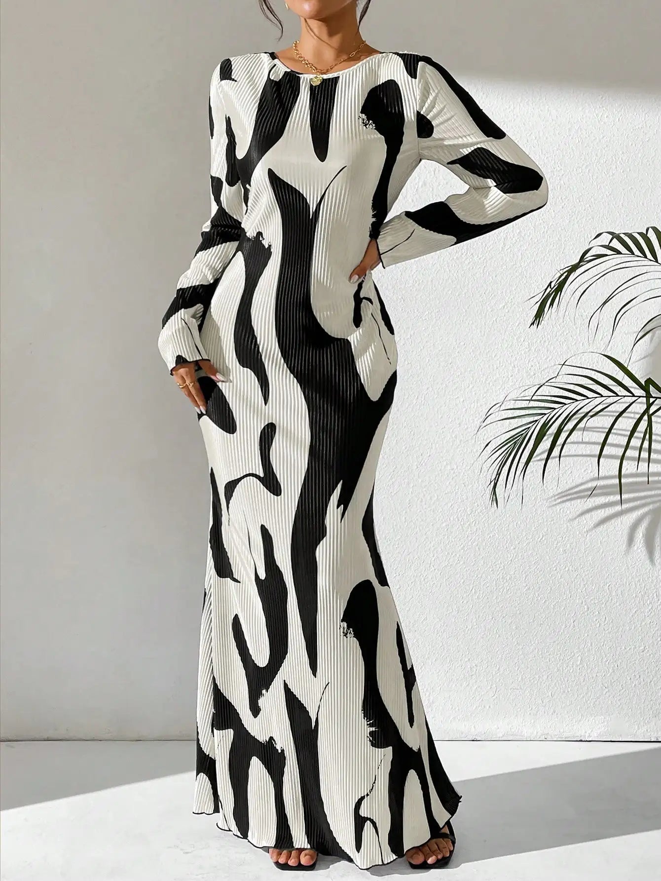 Long Sleeve Crew Neck Open Back Tie Up Maxi Bodycon Dress for Women Elegant Evening Wear