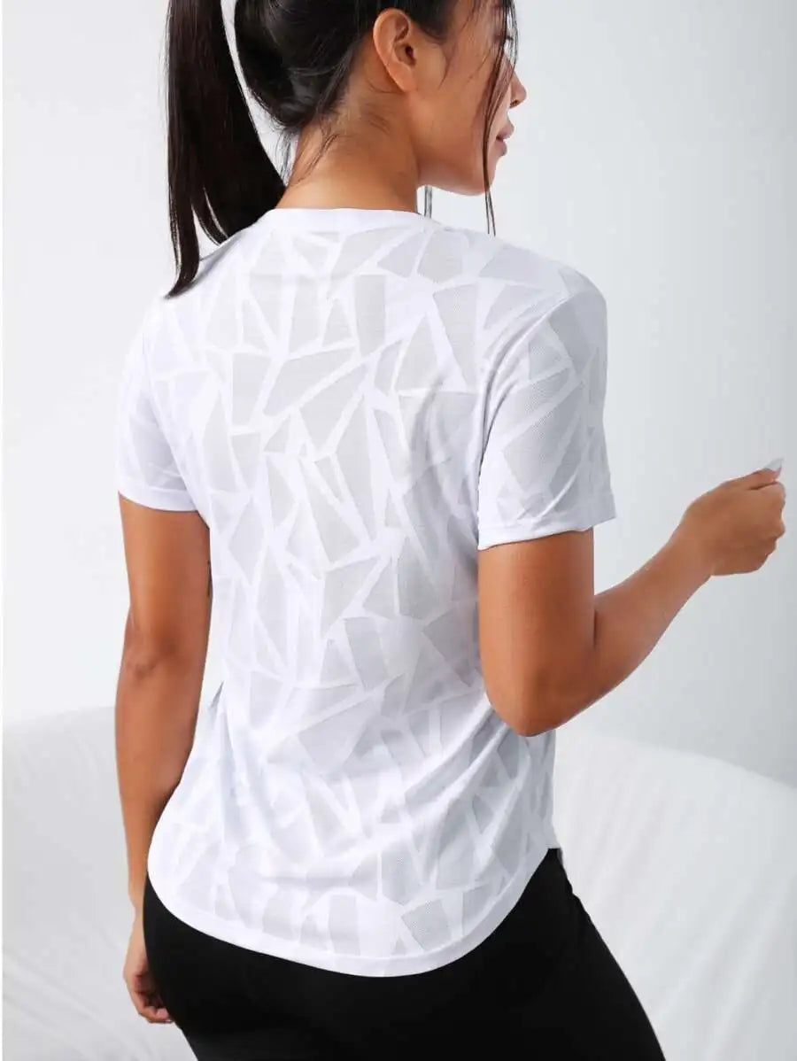 Womens Chic Geometric Print T-Shirt Lightweight Crew Neck Short Sleeve Top with Flattering Curved Hem Casual Stylish Tee for Spring