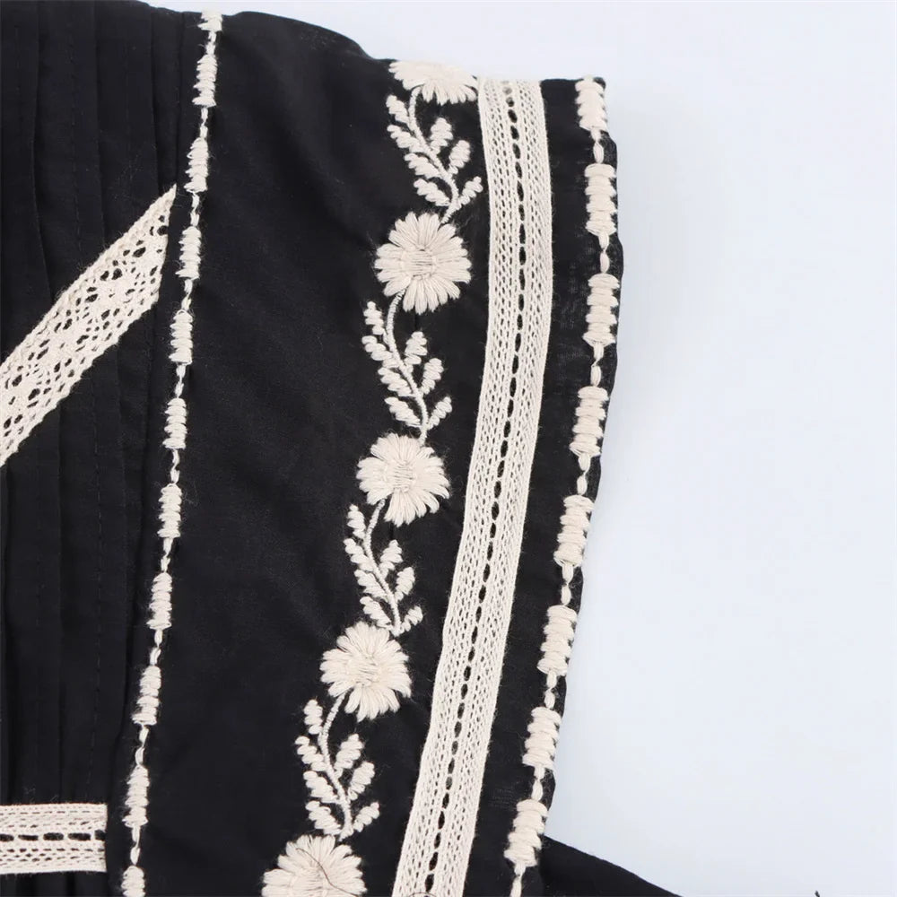 Women's Retro Casual Shirt with Contrasting Color Embroidery Elegant Spring Dress with Slim Fit and Timeless Temperament