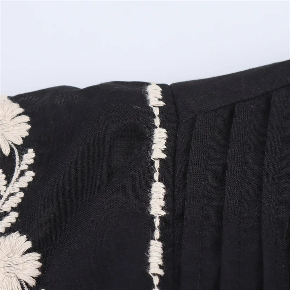 Women's Retro Casual Shirt with Contrasting Color Embroidery Elegant Spring Dress with Slim Fit and Timeless Temperament