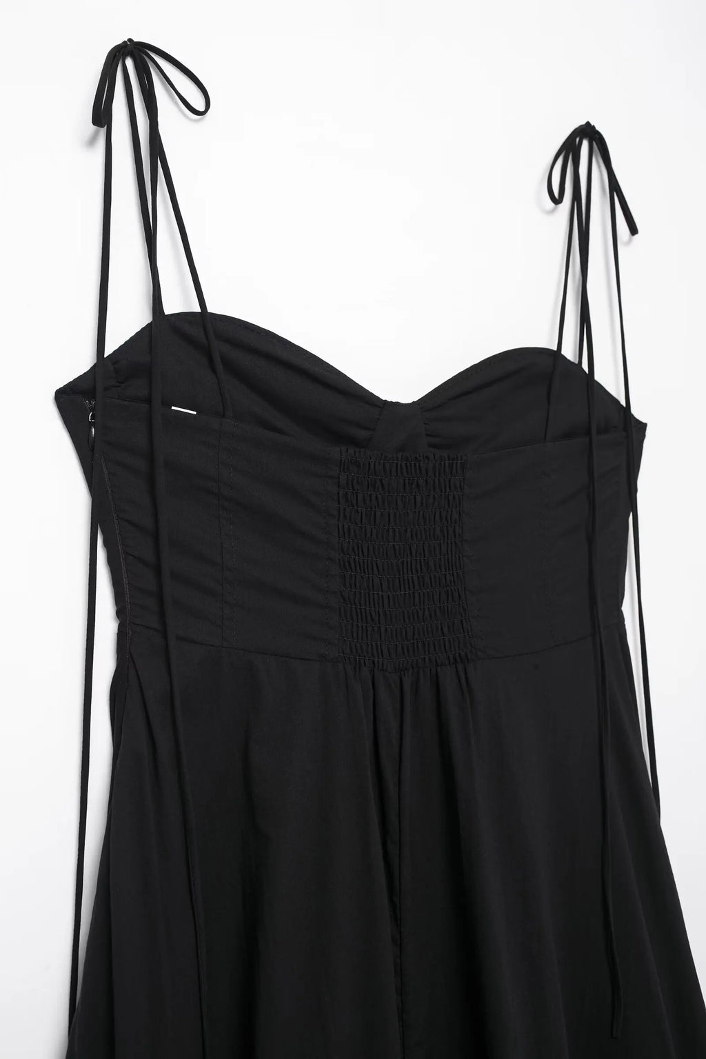 Elegant Summer Long Dress for Women with Spaghetti Straps Backless Lace-Up Detail and Pleats Perfect for Beach and Casual Wear