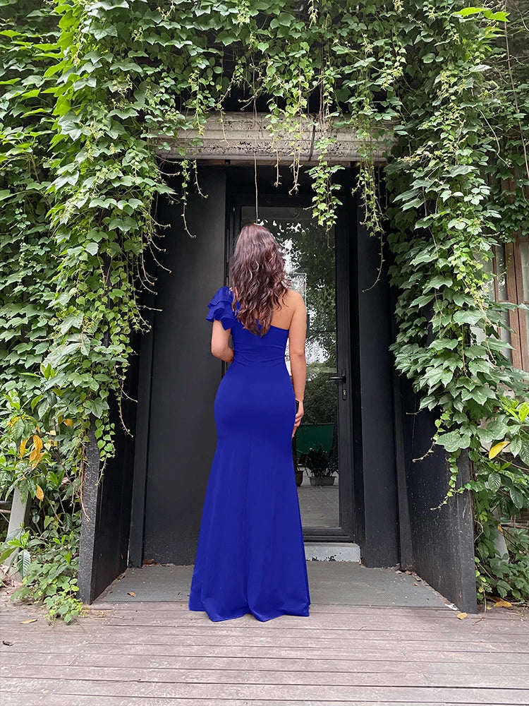 Chic Summer One Shoulder Split Dress with Sleeveless Design and Sloping Shoulders