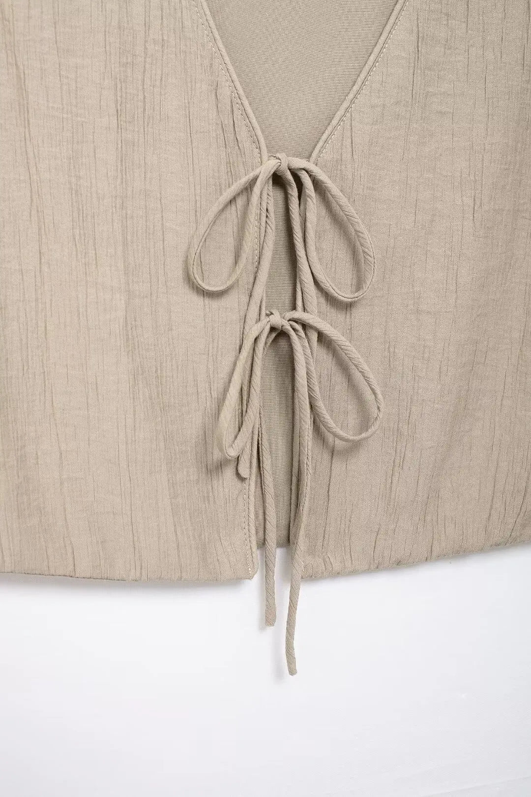 Women's Brown V-Neck Sleeveless Lace-Up Cardigan Slim Vest and A-Line Casual Loose Skirt Two-Piece Set for Summer Holiday