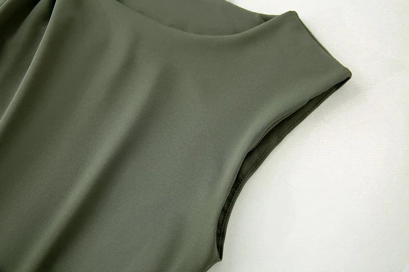 Elegant Black Pleated Maxi Dress for Women Sleeveless Midi Dress with Draped Design Perfect for Summer Beach Holidays