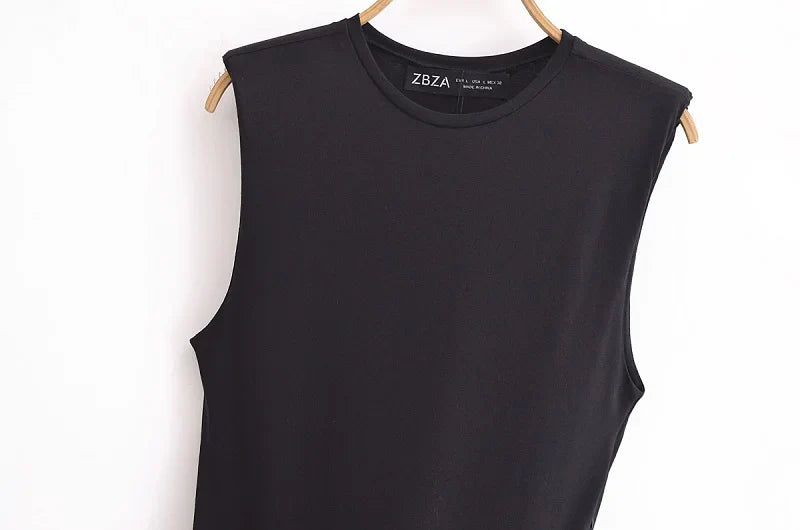 Elegant Woman's Pleated Midi Dress with Belt and Sleeveless Design for Summer and Party Wear