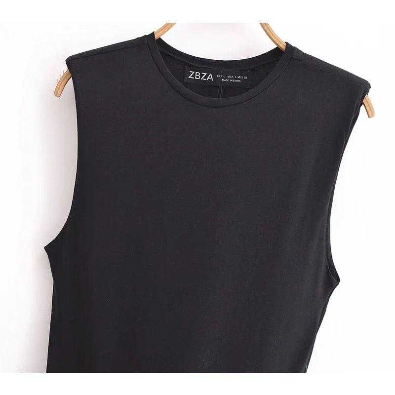 Elegant Woman's Pleated Midi Dress with Belt and Sleeveless Design for Summer and Party Wear