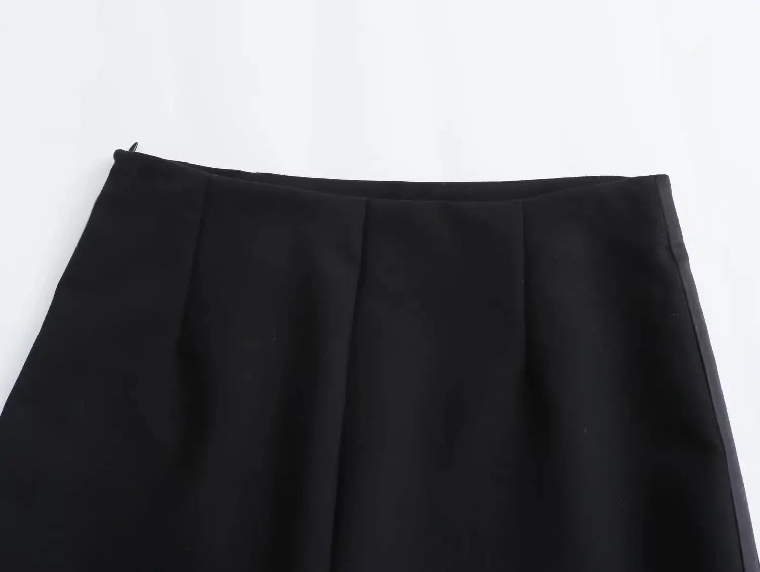 Elegant Two-Piece Women's Outfit Featuring Unique Tight Bra Shorts and Slim High Waist Skirt with Stylish Flip Spliced Tube Corset Top