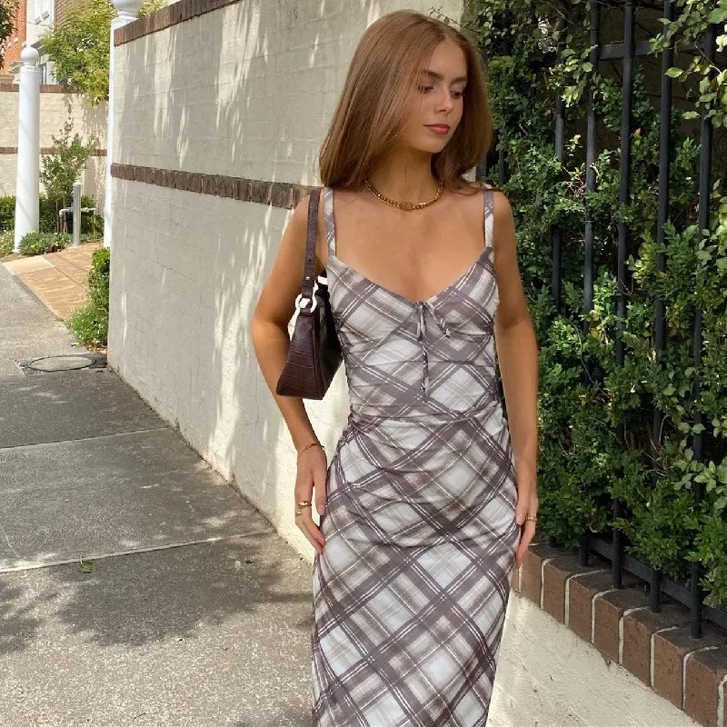 Vintage Plaid Print V-Neck Maxi Dress with Sexy Backless Design and Spaghetti Straps for Autumn Club Parties and Elegant Women's Sundresses