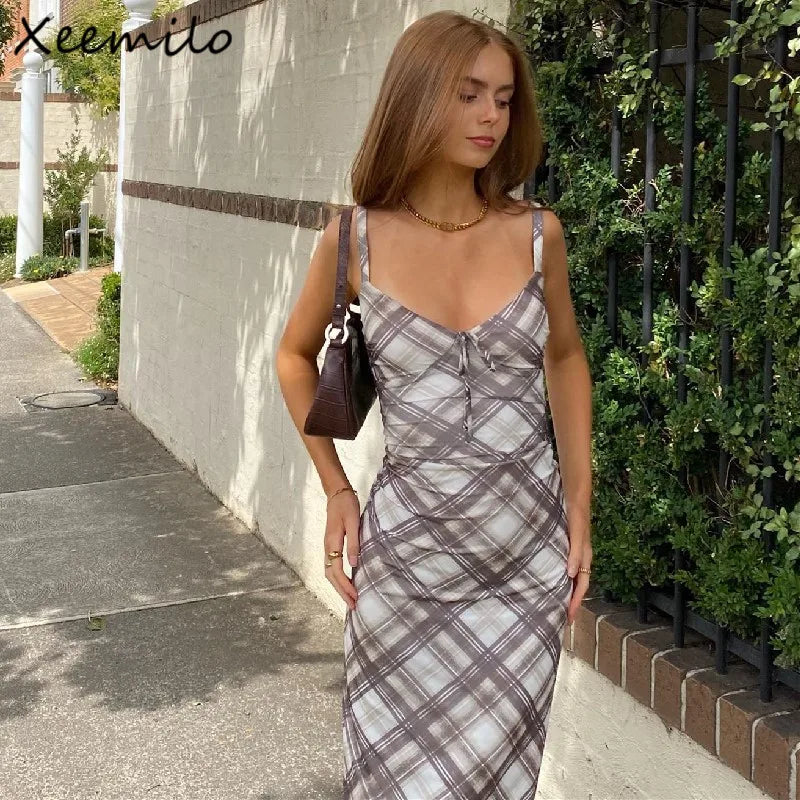 Vintage Plaid Print V-Neck Maxi Dress with Sexy Backless Design and Spaghetti Straps for Autumn Club Parties and Elegant Women's Sundresses