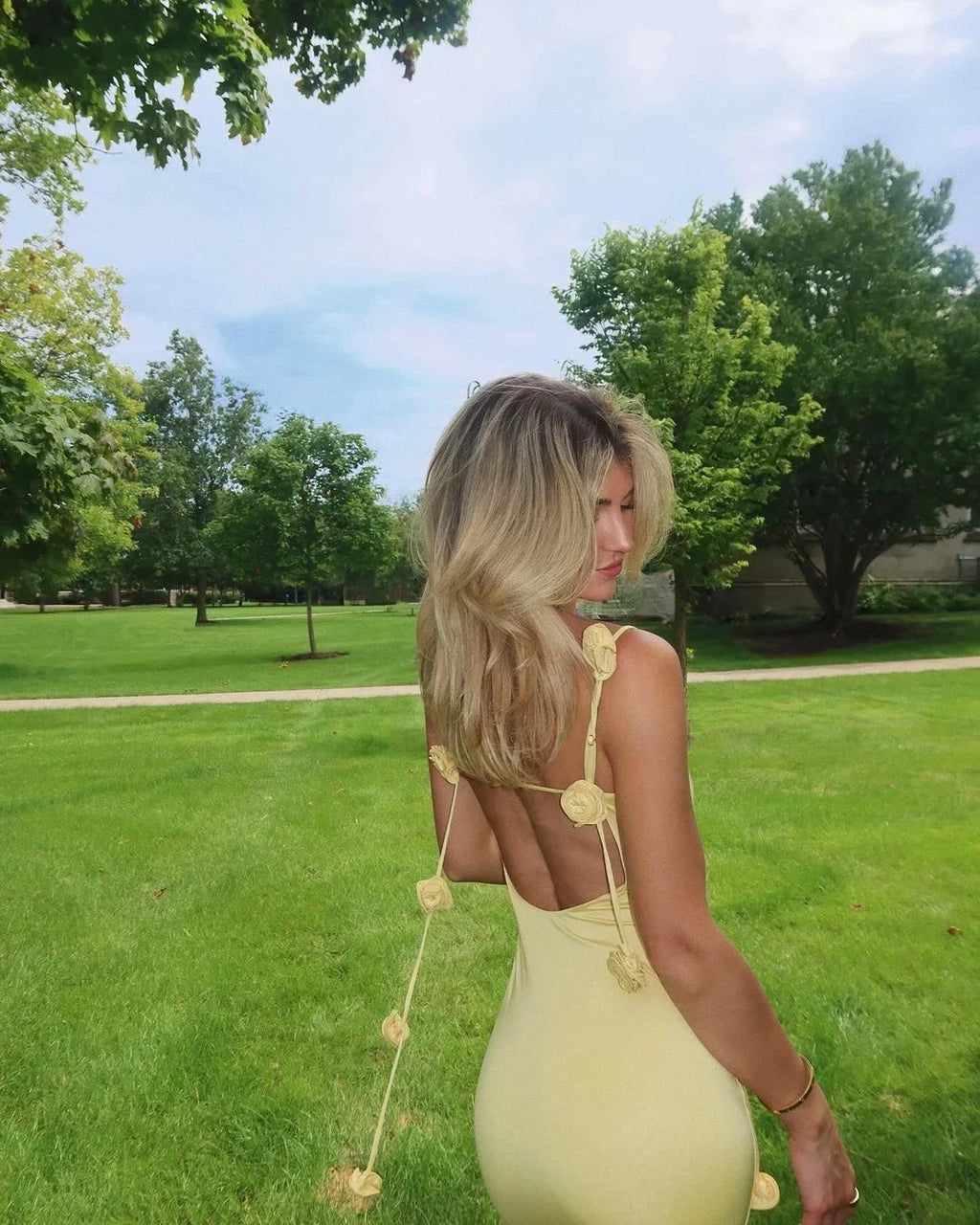 Elegant Sleeveless Maxi Dress for Women with Sweetheart Neckline and Wrap Design for Formal and All Season Occasions