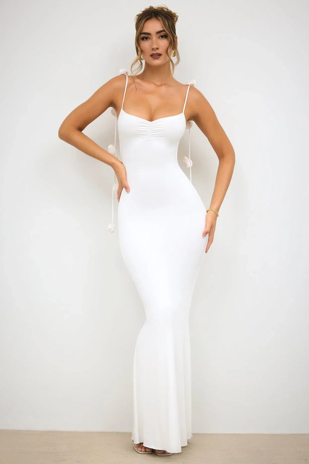 Elegant Sleeveless Maxi Dress for Women with Sweetheart Neckline and Wrap Design for Formal and All Season Occasions
