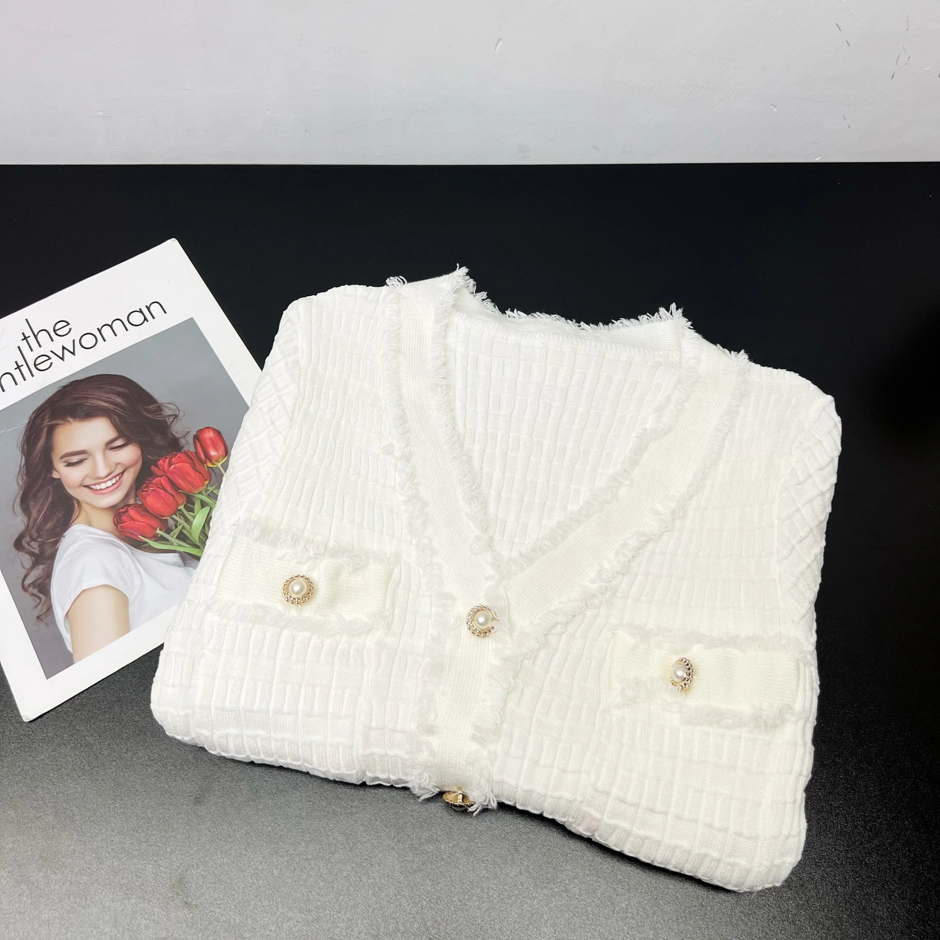 Elegant Women Knitted Long Dress with V-Neck and Single-Breasted Split Design for Office and Casual Wear