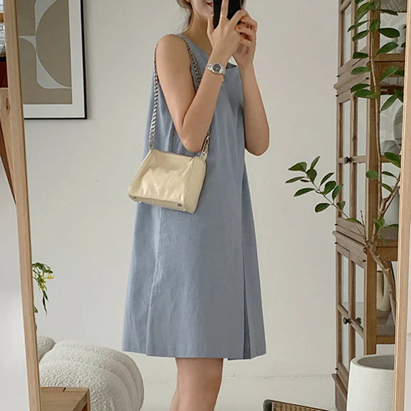 Casual Sleeveless Knee-Length Tank Dress with Pockets and O Neck in Solid Colors for Summer and Spring