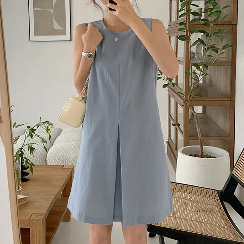 Casual Sleeveless Knee-Length Tank Dress with Pockets and O Neck in Solid Colors for Summer and Spring
