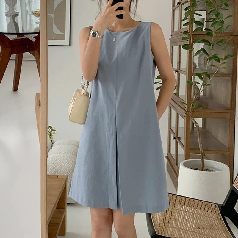 Casual Sleeveless Knee-Length Tank Dress with Pockets and O Neck in Solid Colors for Summer and Spring