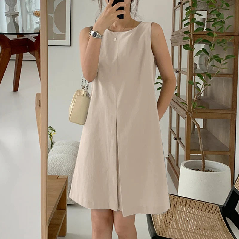 Casual Sleeveless Knee-Length Tank Dress with Pockets and O Neck in Solid Colors for Summer and Spring